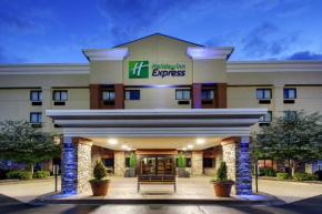  Holiday Inn Express Hotel Fort Campbell-Oak Grove, an IHG Hotel  Ок Гров
